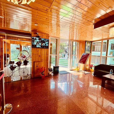 Vista Resort, Manali - ! Near Mall Road !! Hot & Cold Ac Rooms !! Best Selling !! Big Parking !! Luxury Collection !! Open Terrace !! Lift !! Playing Zone !! Property Of The Year ! Exteriör bild