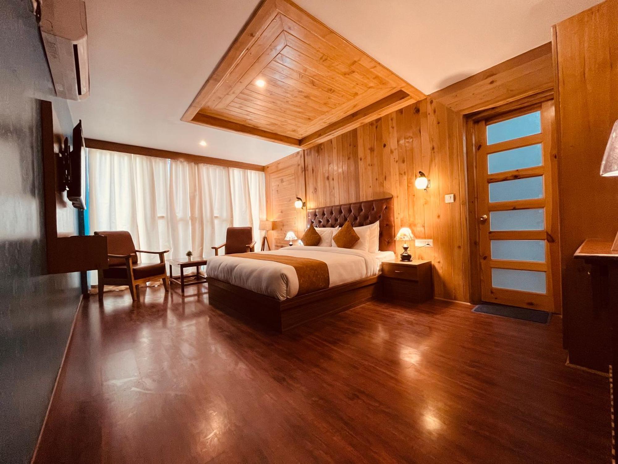 Vista Resort, Manali - ! Near Mall Road !! Hot & Cold Ac Rooms !! Best Selling !! Big Parking !! Luxury Collection !! Open Terrace !! Lift !! Playing Zone !! Property Of The Year ! Exteriör bild