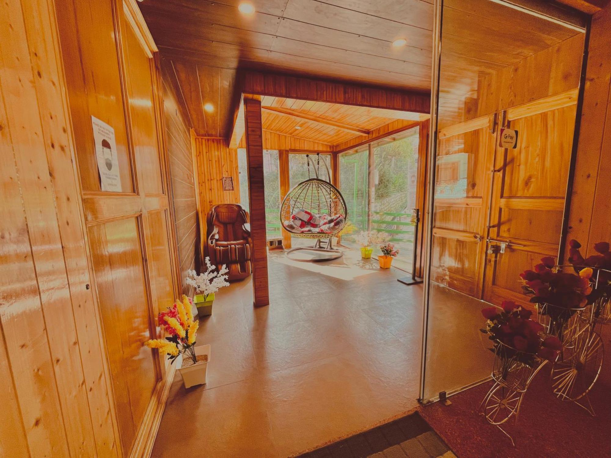 Vista Resort, Manali - ! Near Mall Road !! Hot & Cold Ac Rooms !! Best Selling !! Big Parking !! Luxury Collection !! Open Terrace !! Lift !! Playing Zone !! Property Of The Year ! Exteriör bild