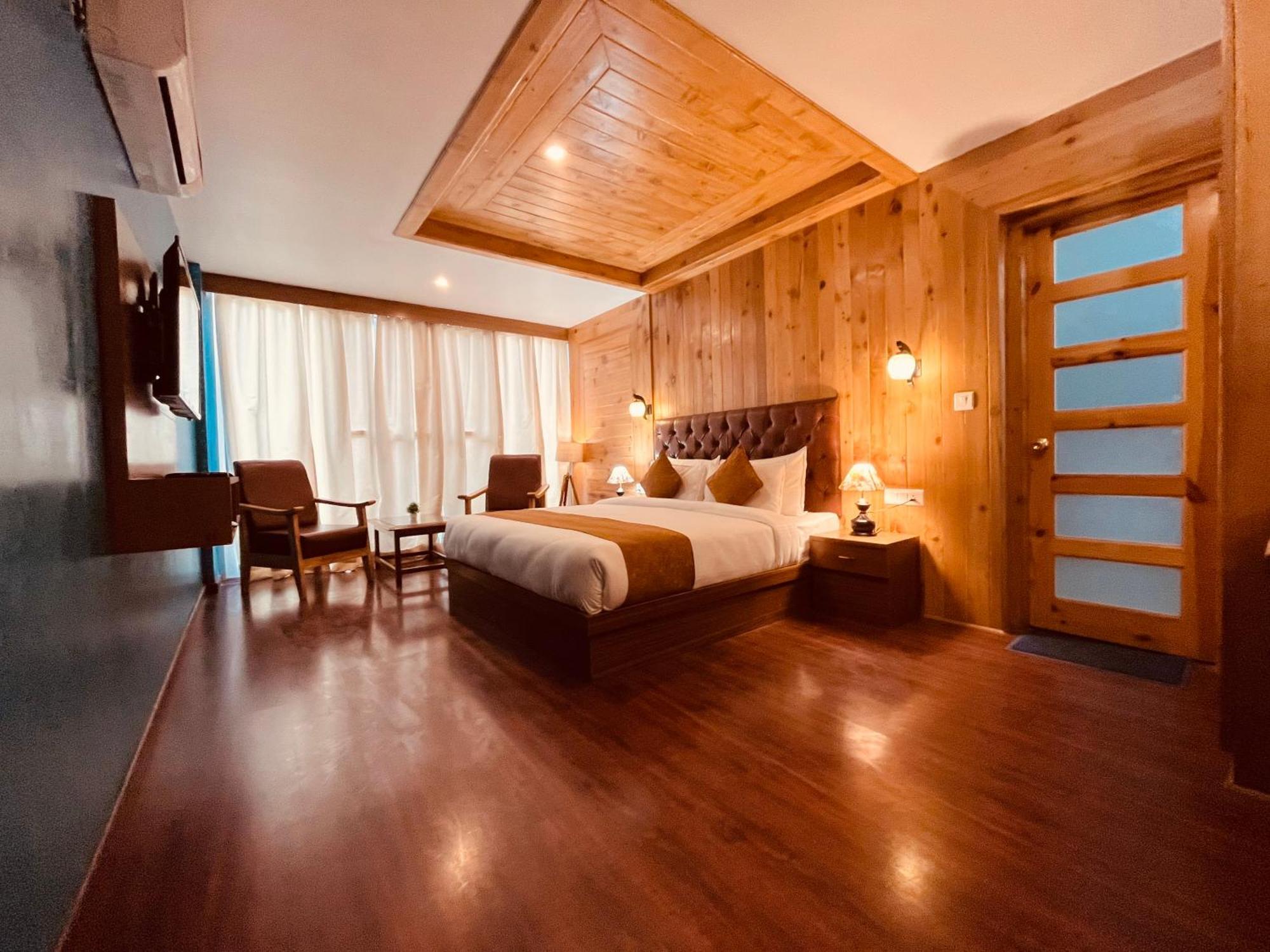 Vista Resort, Manali - ! Near Mall Road !! Hot & Cold Ac Rooms !! Best Selling !! Big Parking !! Luxury Collection !! Open Terrace !! Lift !! Playing Zone !! Property Of The Year ! Exteriör bild