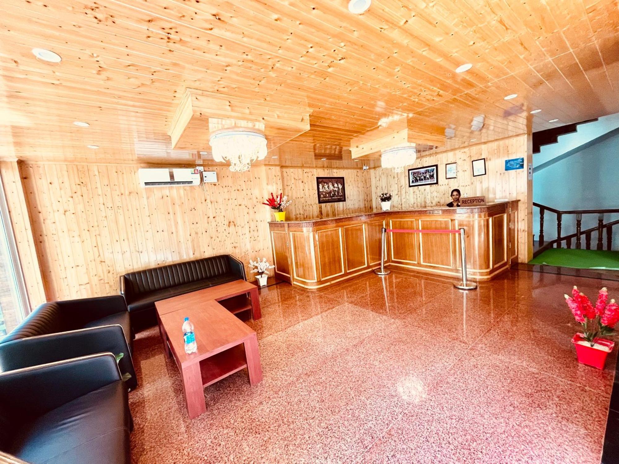 Vista Resort, Manali - ! Near Mall Road !! Hot & Cold Ac Rooms !! Best Selling !! Big Parking !! Luxury Collection !! Open Terrace !! Lift !! Playing Zone !! Property Of The Year ! Exteriör bild