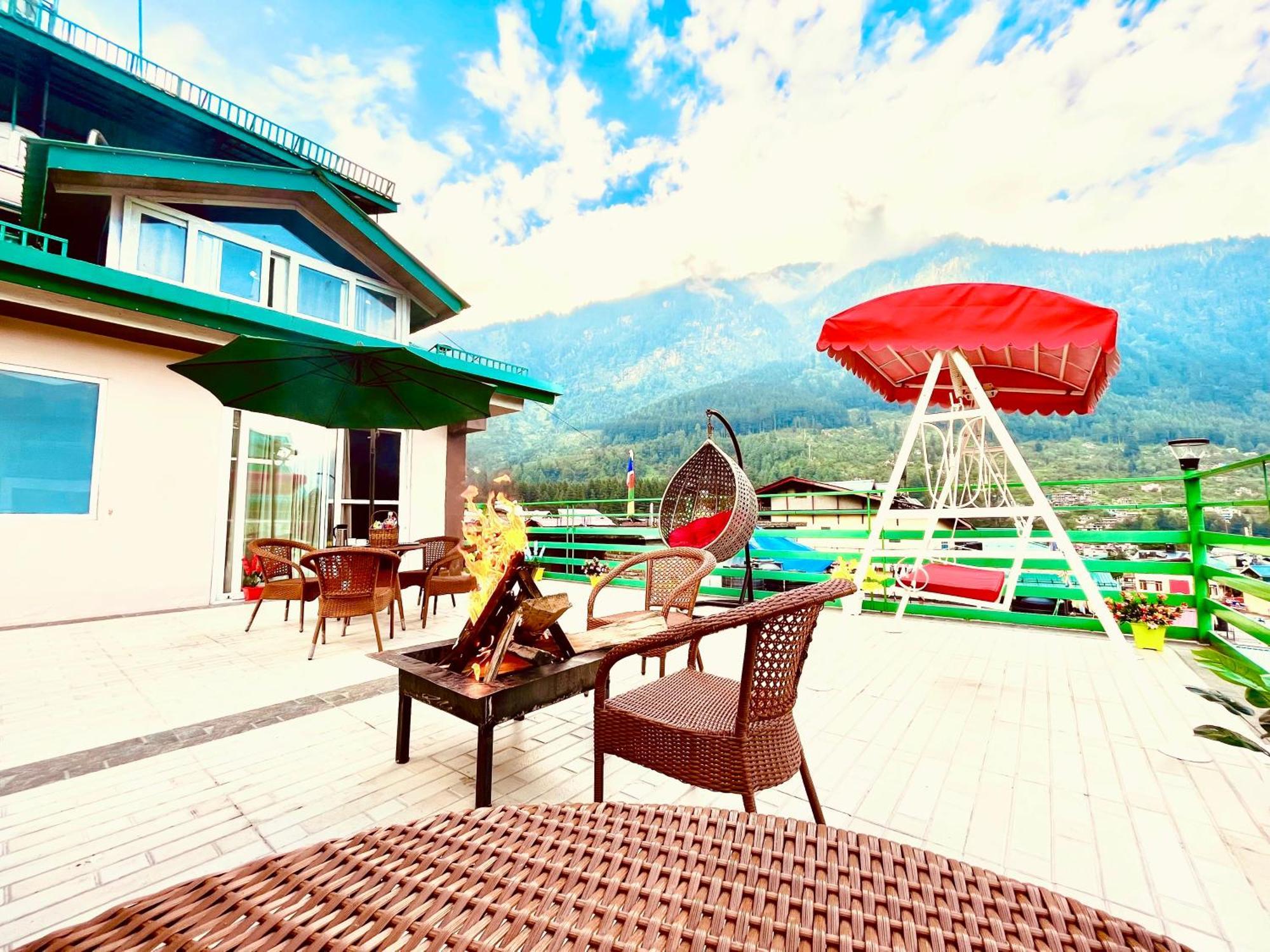 Vista Resort, Manali - ! Near Mall Road !! Hot & Cold Ac Rooms !! Best Selling !! Big Parking !! Luxury Collection !! Open Terrace !! Lift !! Playing Zone !! Property Of The Year ! Exteriör bild