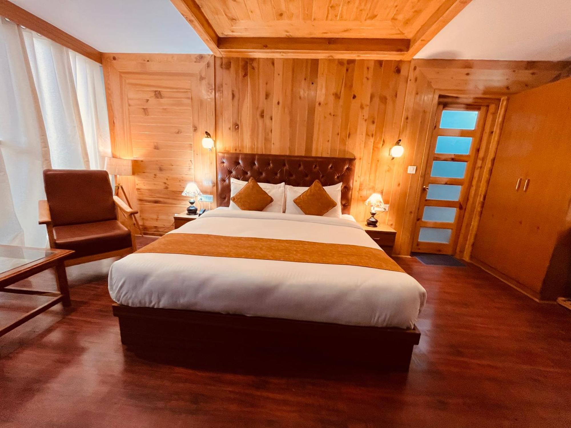 Vista Resort, Manali - ! Near Mall Road !! Hot & Cold Ac Rooms !! Best Selling !! Big Parking !! Luxury Collection !! Open Terrace !! Lift !! Playing Zone !! Property Of The Year ! Exteriör bild
