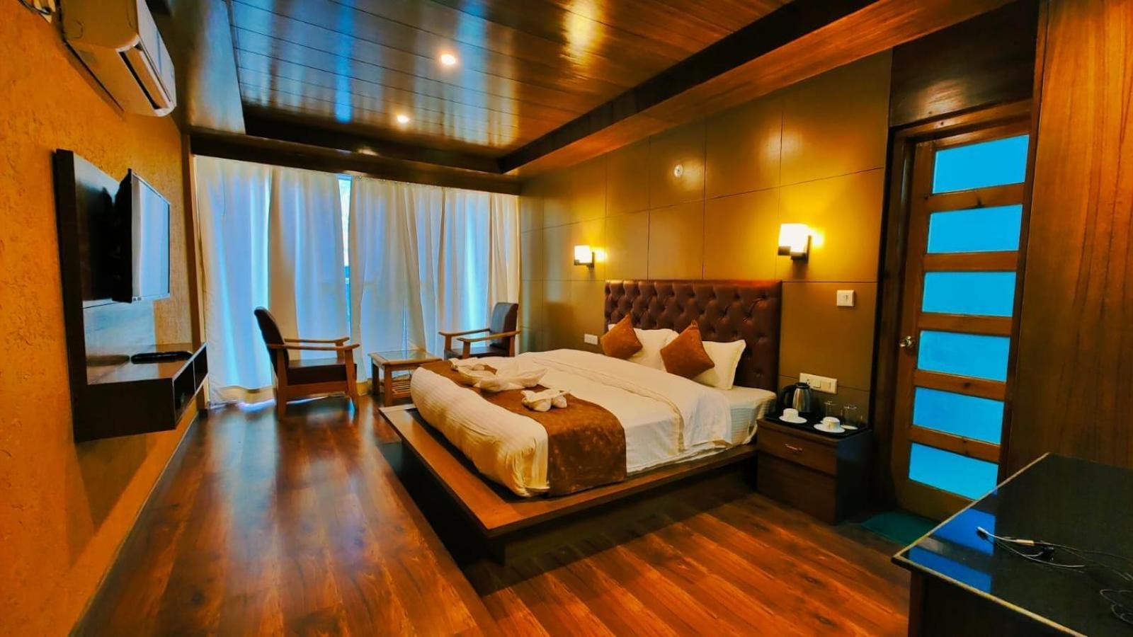 Vista Resort, Manali - ! Near Mall Road !! Hot & Cold Ac Rooms !! Best Selling !! Big Parking !! Luxury Collection !! Open Terrace !! Lift !! Playing Zone !! Property Of The Year ! Exteriör bild
