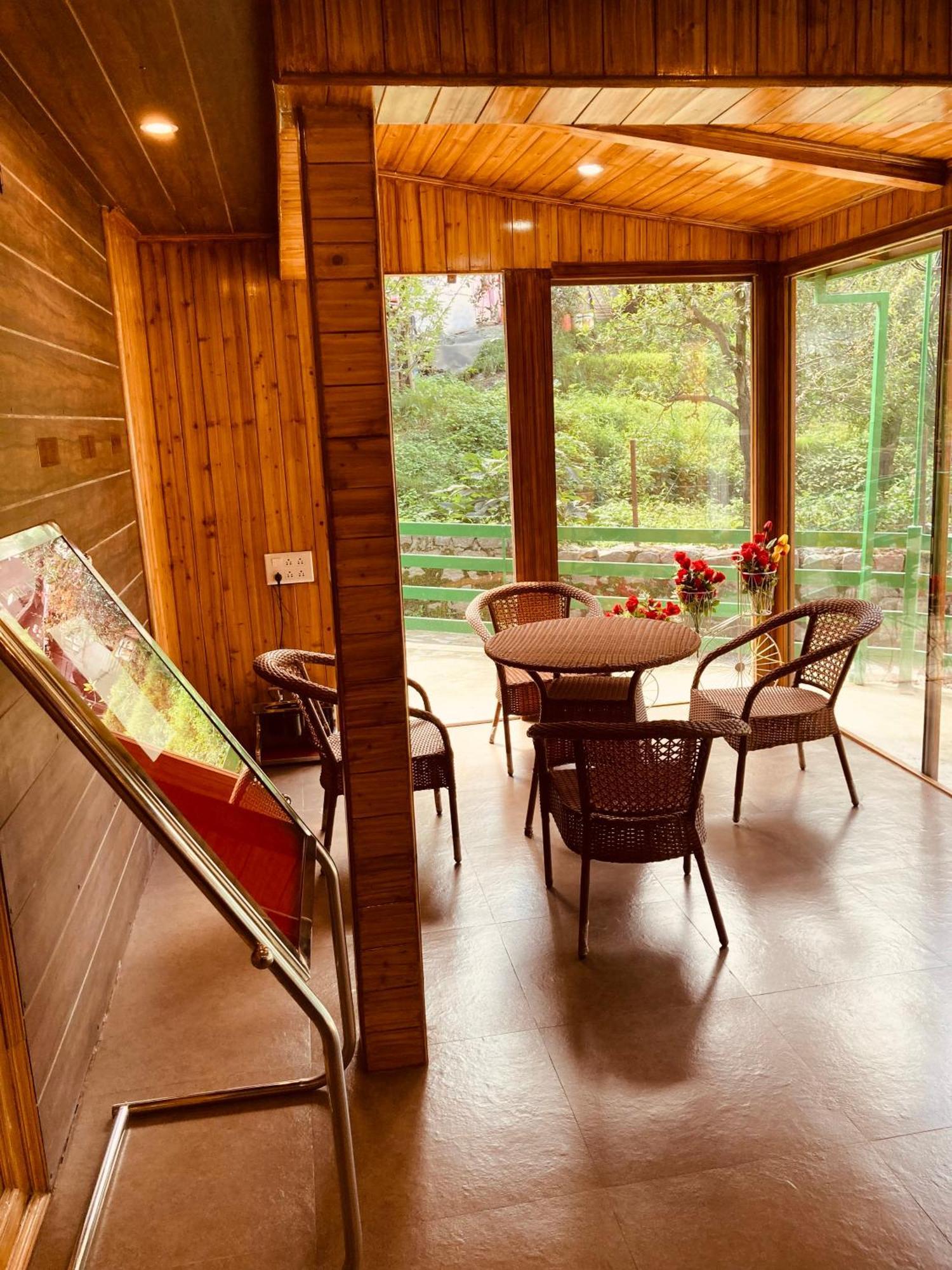 Vista Resort, Manali - ! Near Mall Road !! Hot & Cold Ac Rooms !! Best Selling !! Big Parking !! Luxury Collection !! Open Terrace !! Lift !! Playing Zone !! Property Of The Year ! Exteriör bild
