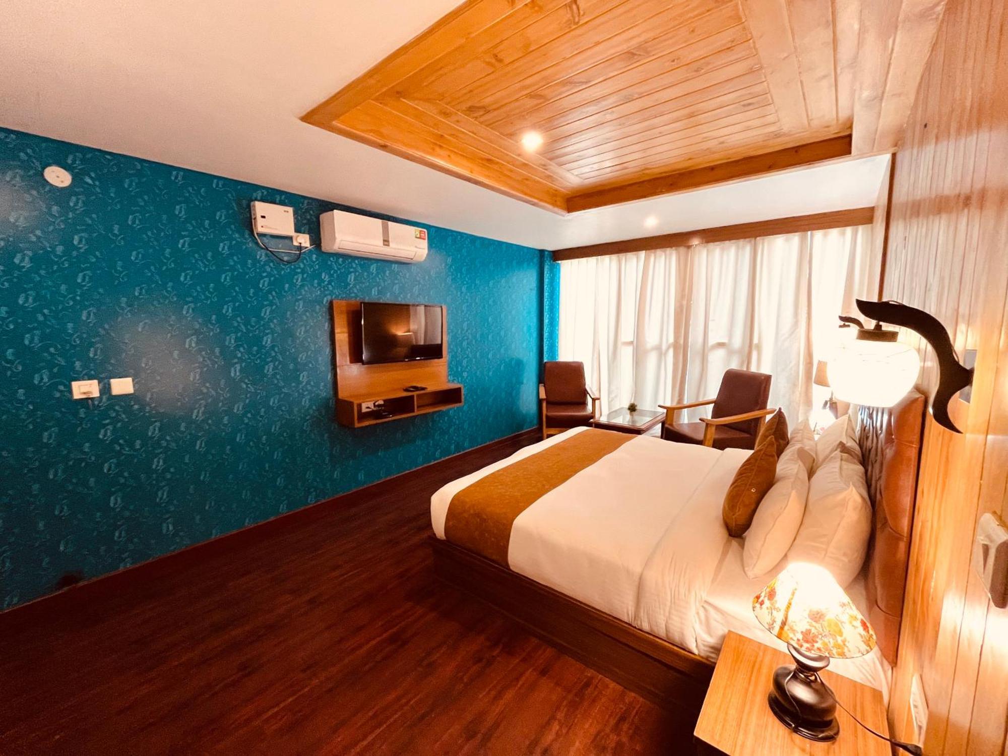 Vista Resort, Manali - ! Near Mall Road !! Hot & Cold Ac Rooms !! Best Selling !! Big Parking !! Luxury Collection !! Open Terrace !! Lift !! Playing Zone !! Property Of The Year ! Exteriör bild