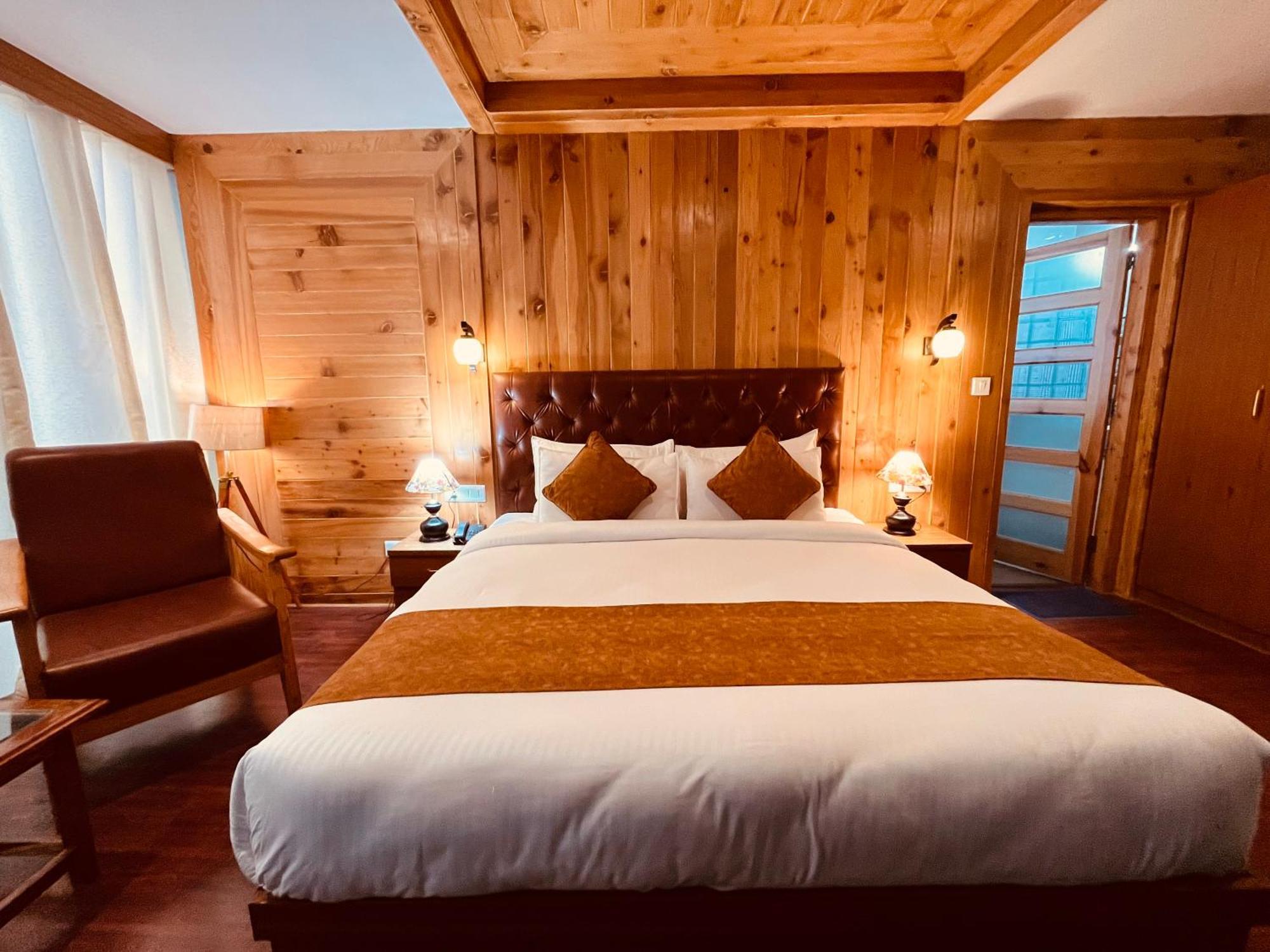 Vista Resort, Manali - ! Near Mall Road !! Hot & Cold Ac Rooms !! Best Selling !! Big Parking !! Luxury Collection !! Open Terrace !! Lift !! Playing Zone !! Property Of The Year ! Exteriör bild