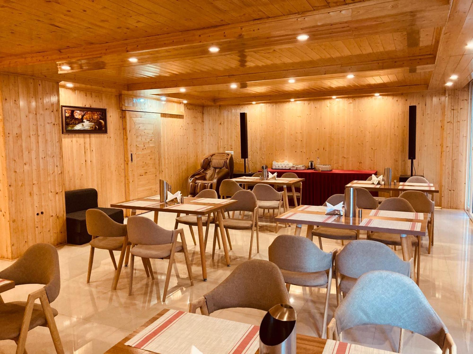 Vista Resort, Manali - ! Near Mall Road !! Hot & Cold Ac Rooms !! Best Selling !! Big Parking !! Luxury Collection !! Open Terrace !! Lift !! Playing Zone !! Property Of The Year ! Exteriör bild