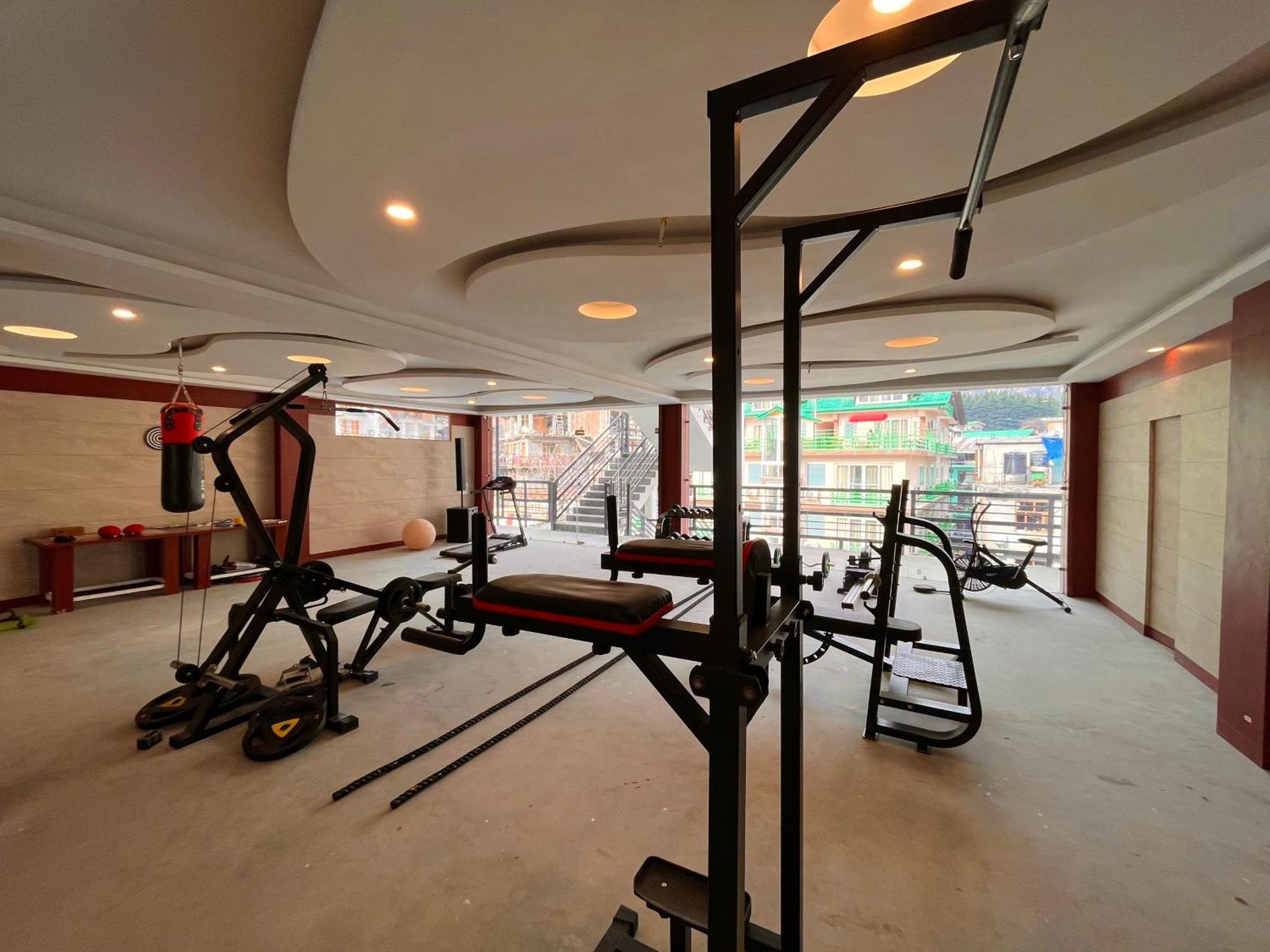 Vista Resort, Manali - ! Near Mall Road !! Hot & Cold Ac Rooms !! Best Selling !! Big Parking !! Luxury Collection !! Open Terrace !! Lift !! Playing Zone !! Property Of The Year ! Exteriör bild