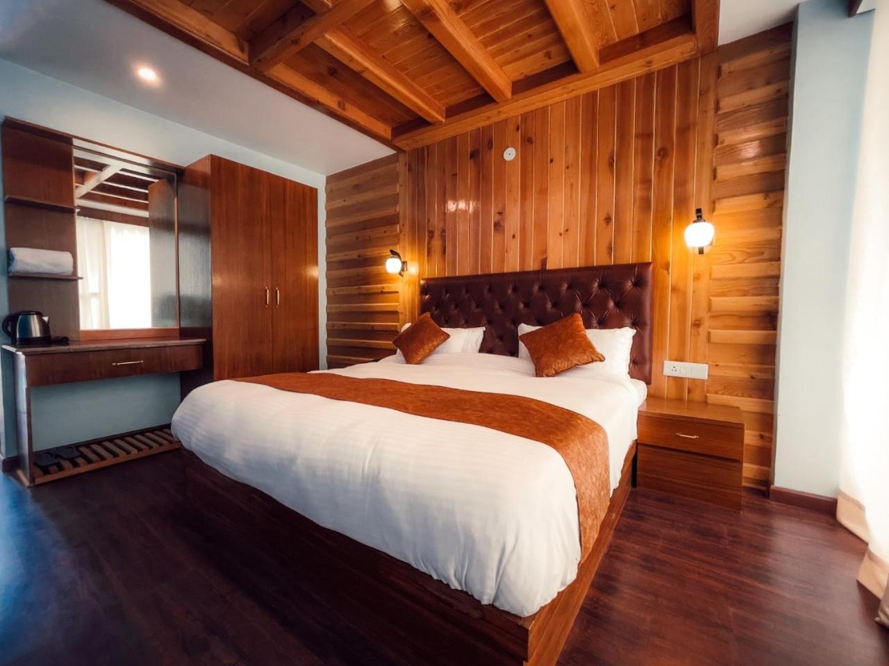 Vista Resort, Manali - ! Near Mall Road !! Hot & Cold Ac Rooms !! Best Selling !! Big Parking !! Luxury Collection !! Open Terrace !! Lift !! Playing Zone !! Property Of The Year ! Exteriör bild
