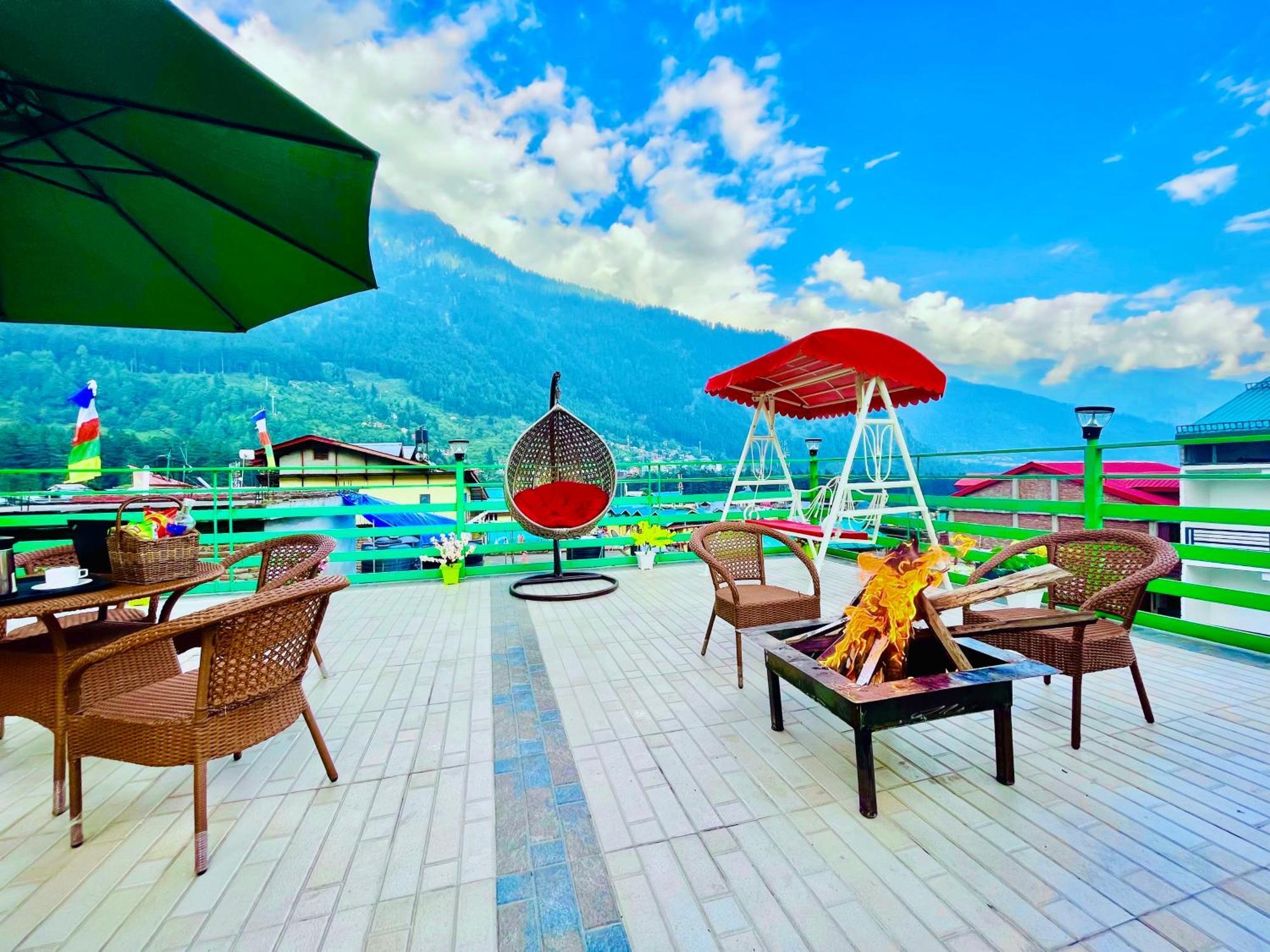Vista Resort, Manali - ! Near Mall Road !! Hot & Cold Ac Rooms !! Best Selling !! Big Parking !! Luxury Collection !! Open Terrace !! Lift !! Playing Zone !! Property Of The Year ! Exteriör bild