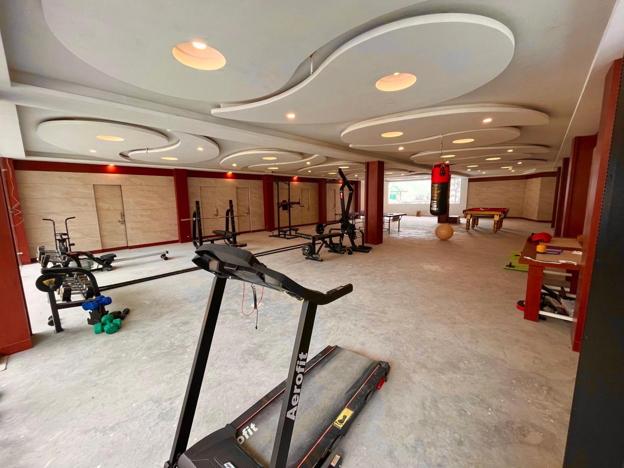 Vista Resort, Manali - ! Near Mall Road !! Hot & Cold Ac Rooms !! Best Selling !! Big Parking !! Luxury Collection !! Open Terrace !! Lift !! Playing Zone !! Property Of The Year ! Exteriör bild