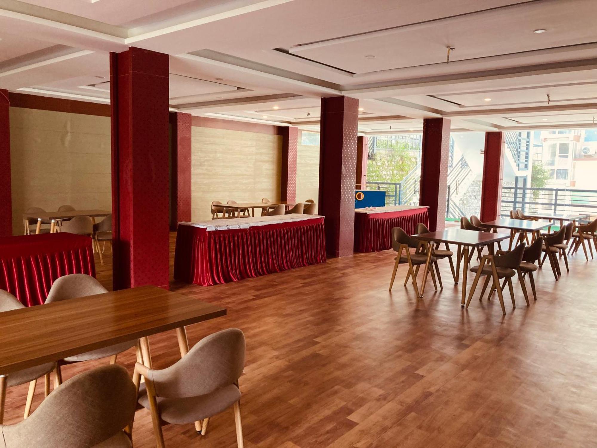 Vista Resort, Manali - ! Near Mall Road !! Hot & Cold Ac Rooms !! Best Selling !! Big Parking !! Luxury Collection !! Open Terrace !! Lift !! Playing Zone !! Property Of The Year ! Exteriör bild