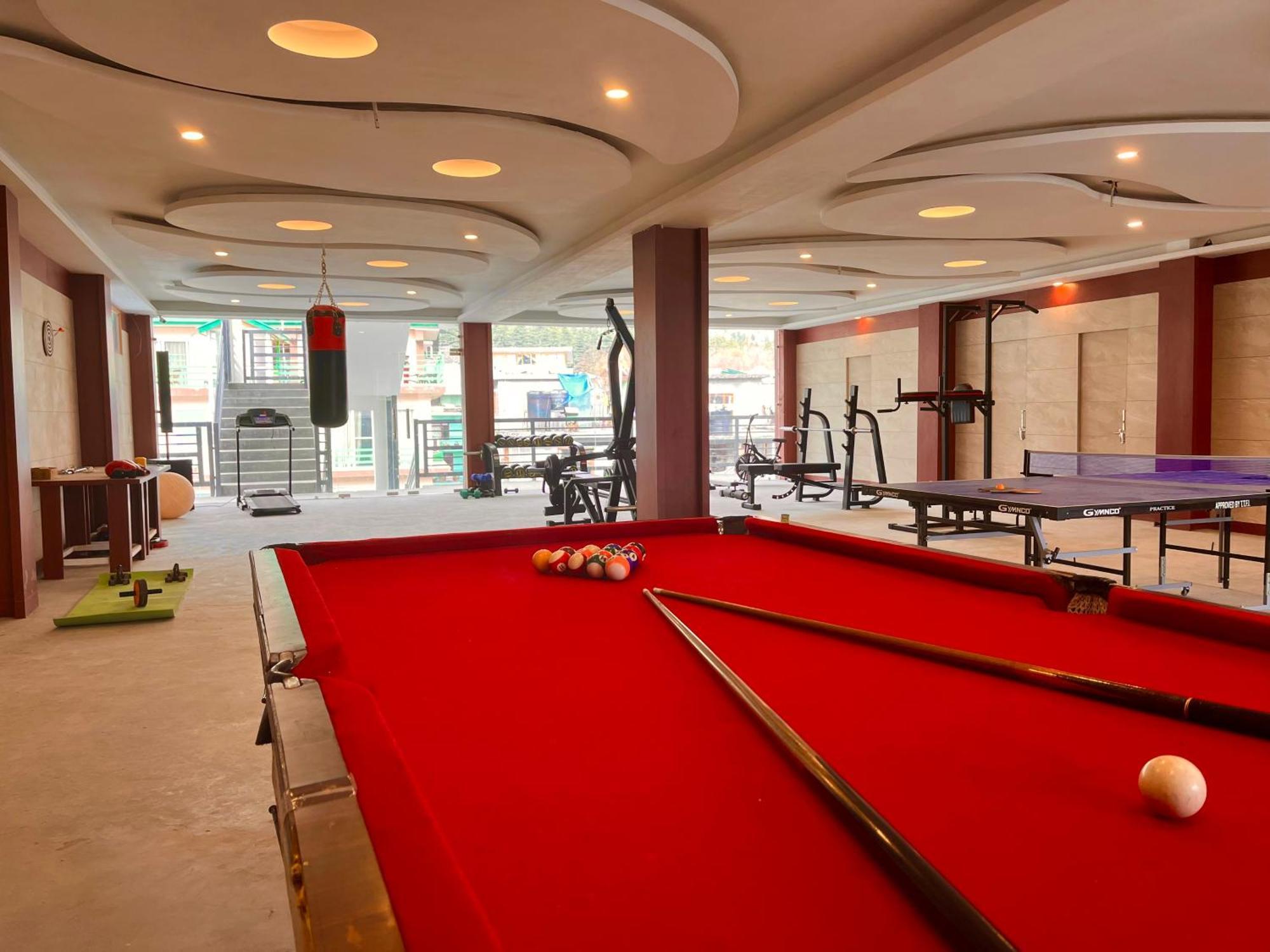 Vista Resort, Manali - ! Near Mall Road !! Hot & Cold Ac Rooms !! Best Selling !! Big Parking !! Luxury Collection !! Open Terrace !! Lift !! Playing Zone !! Property Of The Year ! Exteriör bild