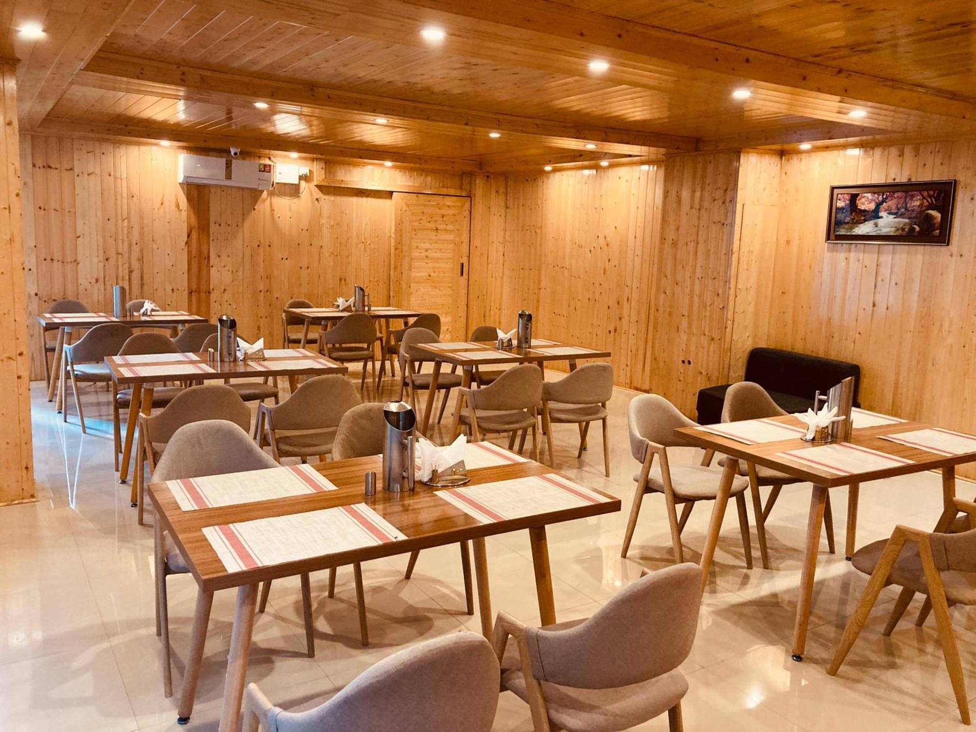 Vista Resort, Manali - ! Near Mall Road !! Hot & Cold Ac Rooms !! Best Selling !! Big Parking !! Luxury Collection !! Open Terrace !! Lift !! Playing Zone !! Property Of The Year ! Exteriör bild