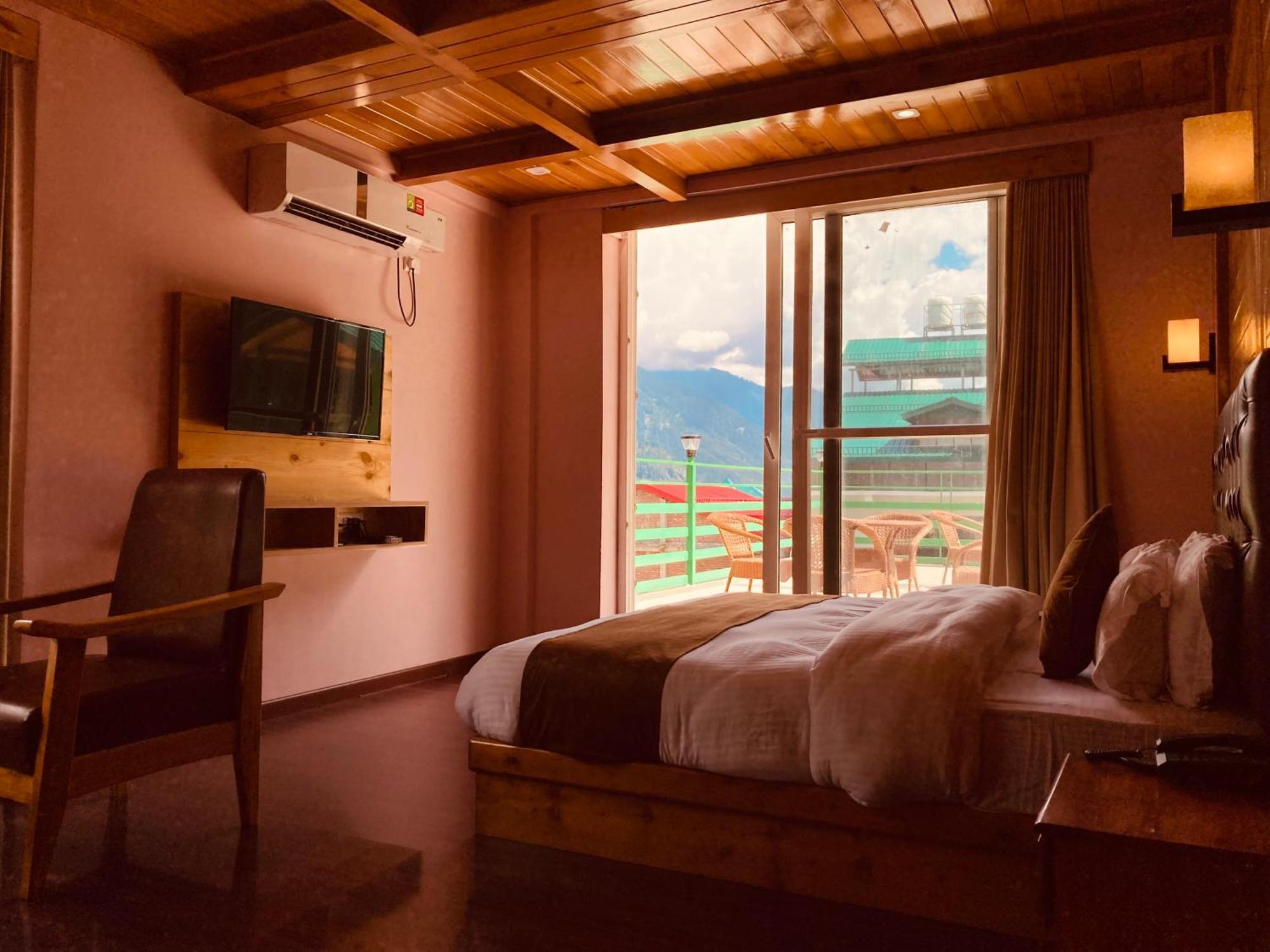 Vista Resort, Manali - ! Near Mall Road !! Hot & Cold Ac Rooms !! Best Selling !! Big Parking !! Luxury Collection !! Open Terrace !! Lift !! Playing Zone !! Property Of The Year ! Exteriör bild